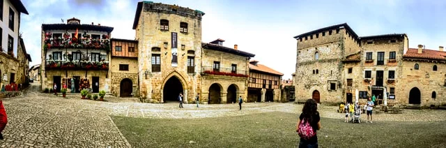que visitar en Santillana del mar - Plaza principal